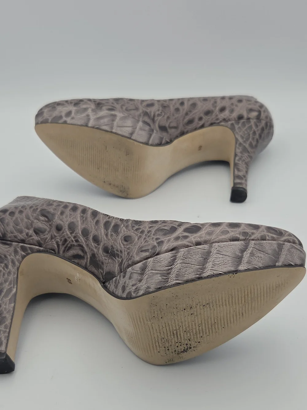 Talbots Gray Croc-Print Pointed-Toe Pumps Size 8B